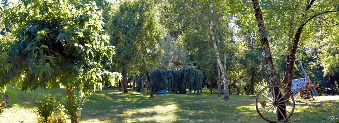 Parc arbore et paisible pour cet hebergement insolite